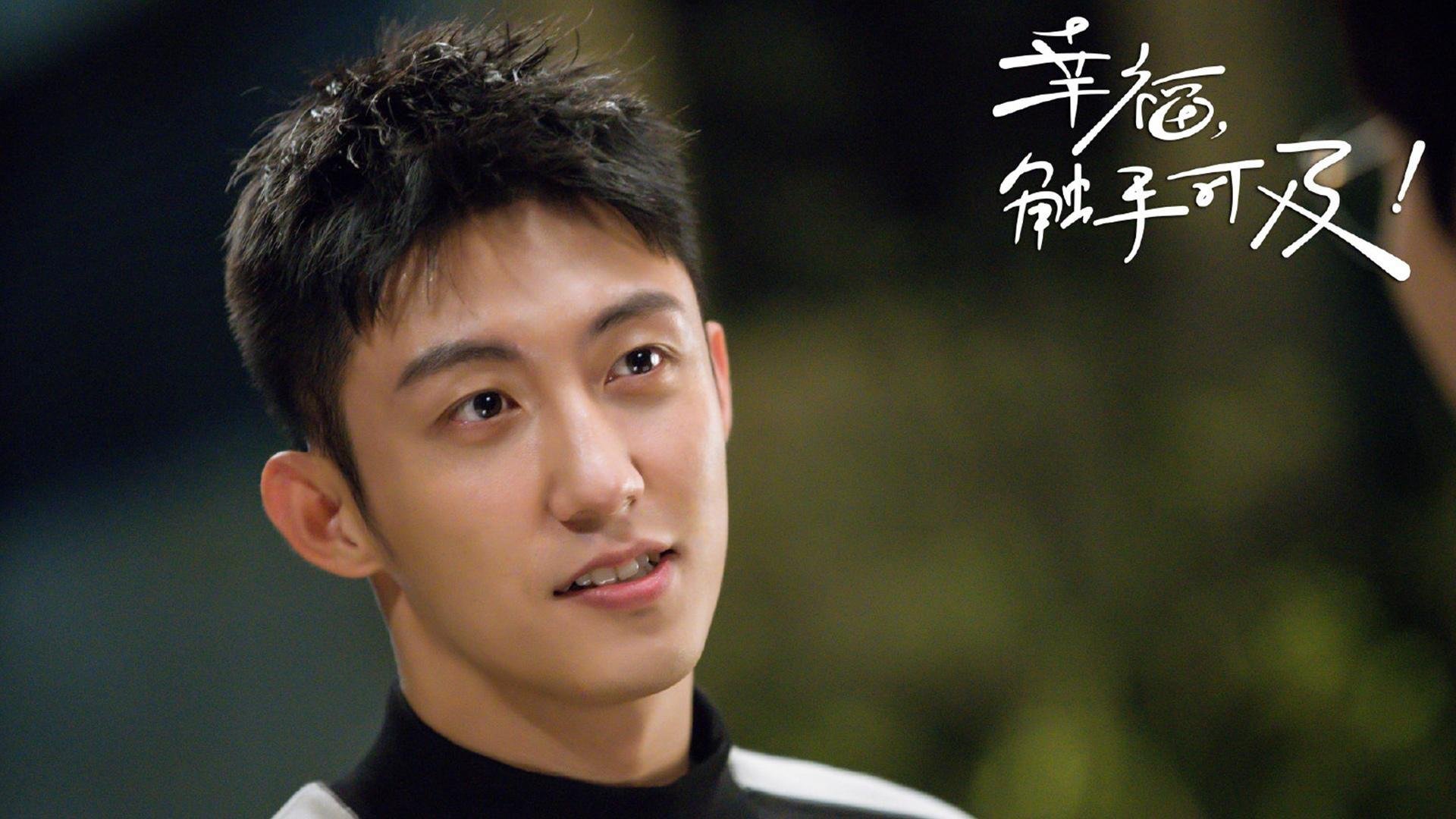 “法甲豪门一争高下，比赛精彩不断”，法甲榜首