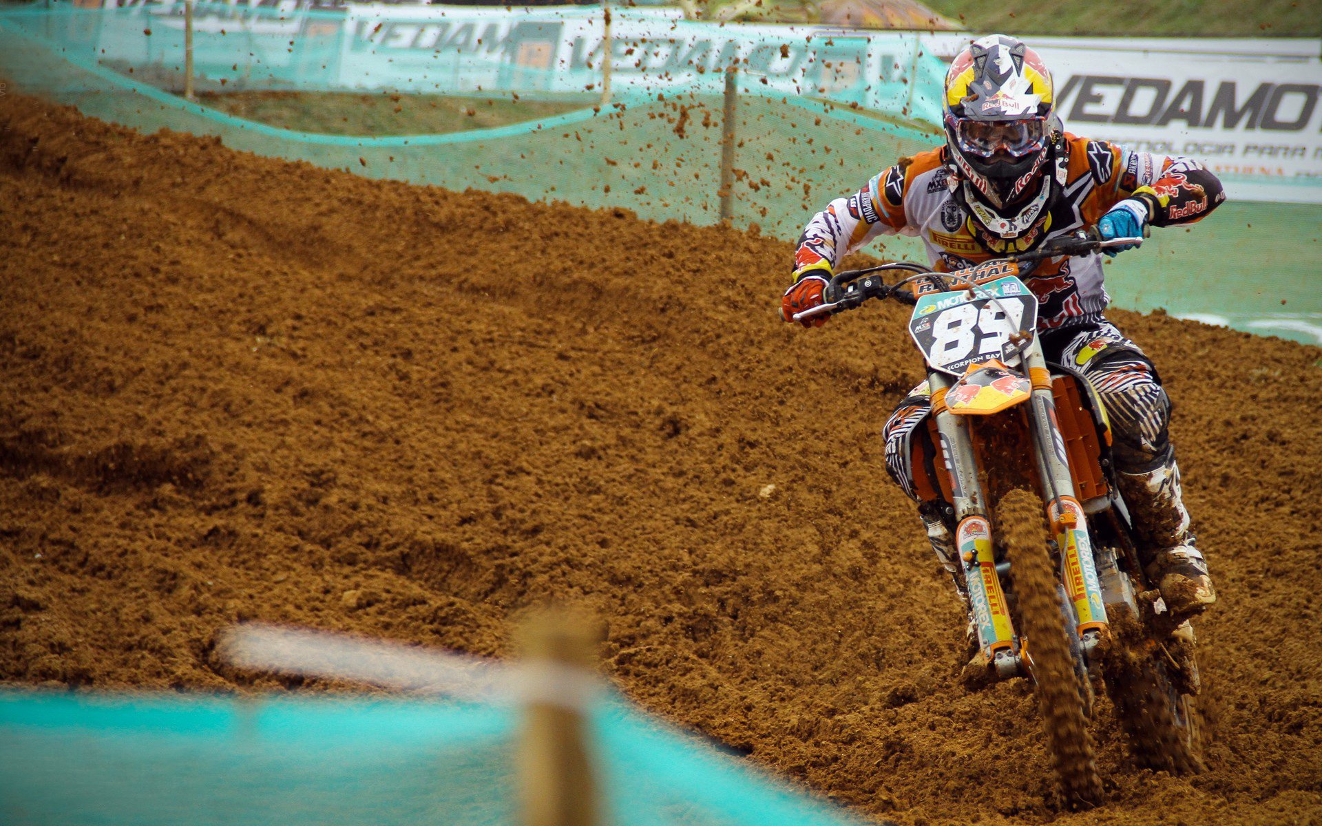 ayx体育-赛季终极对决预测：冠军争夺的最终战光芒四射，王者终极对决